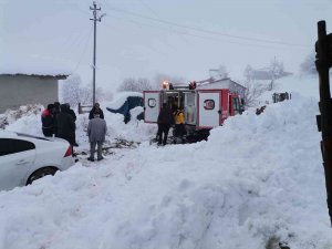 Yaşlı Hastanın Yardımına Paletli Ambulans Yetişti