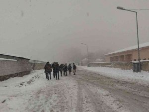 Muradiye’de Eğitime Kar Engeli