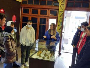 Burhaniye’de Myo Öğrencileri Müze Ziyareti Yaptı