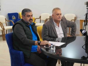 Tarsus İ̇dman Yurdu Teknik Direktörü Gürses Kılıç: "Play-offlara Kalacağız"