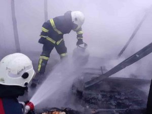 Evi Yanan Komşusuna Yardım Etmek İsterken Canından Oldu
