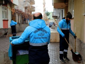 Yenişehir Belediyesi Ekiplerinden Yağmur Sonrası Hummalı Temizlik