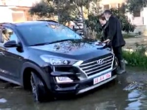 Köyceğiz’deki Taşkında Mahsur Kalan Vatandaşın Yardımına Kaymakam Koştu