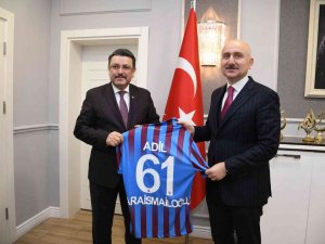 Genç, Bakan Karaismailoğlu’na Projelerini Anlattı