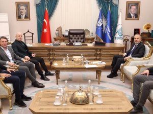 Bursaspor Kulübü, Büyükşehir Belediye Başkanı Alinur Aktaş’ı Ziyaret Etti