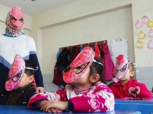 Muş’ta Öğrenciler Okuma Yazmayı Eğlenerek Öğreniyor