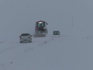 Kars’ta Tipide Mahsur Kalan Öğretmenler Kurtarıldı