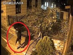 Bursa’da Camideki Hırsızlık Güvenlik Kameralarına Yansıdı