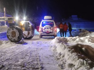 Yol Açılana Kadar Evde Doğum Yaptı