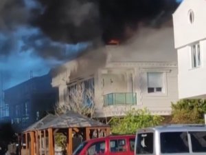 Lüks Dubleks Villanın İkinci Katı Alevlere Teslim Oldu