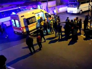 Tarım İşçilerini Taşıyan Midibüs Bakkala Girdi: 5 Yaralı