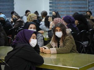 Alanya Belediyesi’nden Öğrencilere Diyetisyen Ve Psikolog Desteği