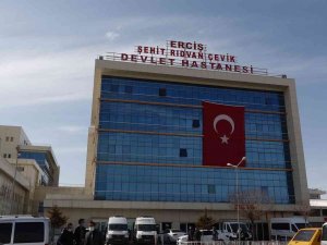 Hasta Taşıyan Minibüs Kara Saplandı, Ekipler Seferber Oldu