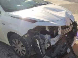 Otomobil İle Motosiklet Çarpıştı: 1 Yaralı