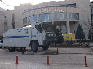 Konya’da 7 Kişinin Öldürülmesi Olayından Önce İki Aile Arasındaki Kavganın Duruşmasında Arbede