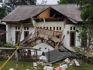 Endonezya’da 6,7 Büyüklüğünde Deprem