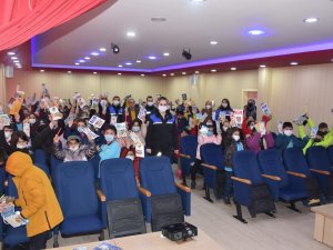 Kastamonu’da Öğrencilere Sosyal Medya Bağımlılığı Anlatıldı