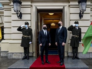 Azerbaycan Cumhurbaşkanı İ̇lham Aliyev, Ukrayna Cumhurbaşkanı Vladimir Zelenskiy İle Bir Araya Geldi