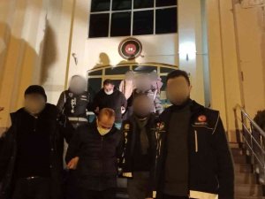 17 Kilo Eroini Beline Saran Uyuşturucu Tacirleri Yakayı Ele Verdi: 4 Gözaltı
