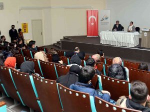 Vali Bilmez Gençlerle Kişisel Gelişim Seminerinde Bir Araya Geldi