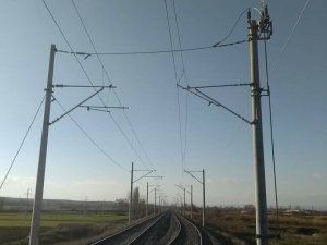 Tcdd’ye Ait Yüksek Gerilim Telini Çalarken Akıma Kapılan 1 Kişi Ağır Yaralandı