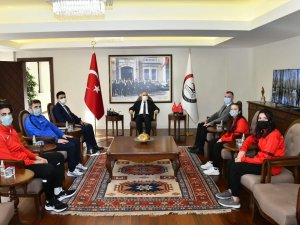 Vali Dağlı, Dereceye Giren Sporcuları Kutladı
