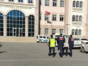 Baz İstasyonunu Soydu, Kaçamadan Yakalandı