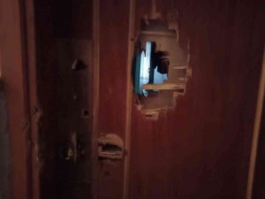 Zammı Kabul Etmeyen Kiracının Kapısını Baltayla Kırdı