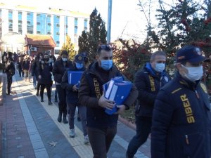 İ̇nternet Dolandırıcılarına 10 İlde Eşzamanlı Operasyon: 12 Gözaltı