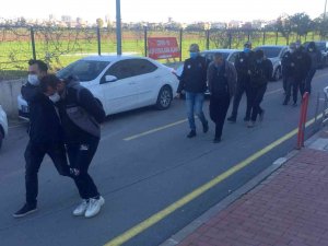 Adana’da Yabancı Uyruklu 5 Deaş’lı Adliyeye Sevk Edildi