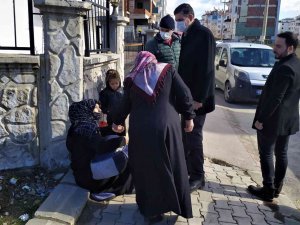 Elazığ’da İlginç Olay: Zabıta Dilenciyi Yakaladı, Vatandaş Hala Para Vermeye Çalıştı