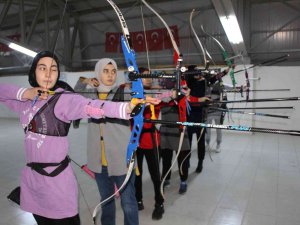 Amasya’nın Şampiyonluk Hedefleyen Okçu Kızları