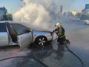 Emniyet Kemeri Takılı Kaldı Kendini Son Anda Kurtardı