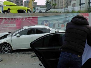 Ümraniye’de Yol Çalışması Kazaya Sebebiyet Verdi, 4 Kişi Yaralandı