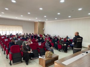 Polis Ekiplerinden Kadınlara Narkotik Eğitimi