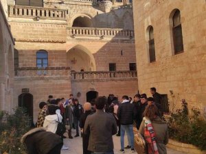 Tarihi Midyat Konuk Evine Ziyaretçi Akını