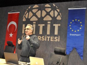 Eğitimcilere Dijital Yetenek Semineri Verildi