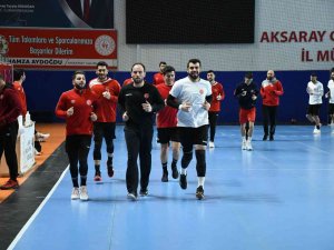 A Milli Erkek Hentbol Takımı Yunanistan Maçına Hazır