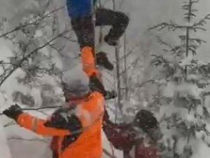 Kayak Merkezinde Telesiyejde Mahsur Kalan 6 Kişi Kurtarıldı