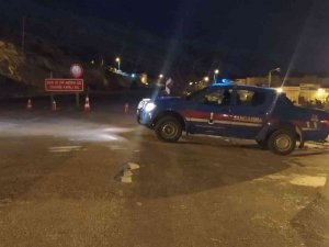 Sivas-gürün Karayolu Tipi Nedeniyle Ulaşıma Kapatıldı