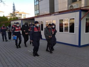 Böyle Komşu Düşman Başına