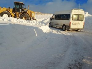 Tipide Mahsur Kalan Öğrenci Ve Vatandaşlar, 5 Saatlik Çalışma Sonunda Kurtarıldı