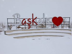 Başkale’de Kartpostallık Görüntüler