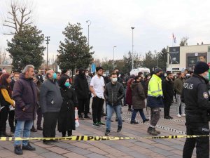 Şehir Merkezinde Şok Olay, Görenler Oraya Koştu