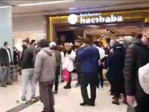 Avm’de Korku Dolu Dakikalar: Yol Verme Tartışması Kavgaya Dönüştü