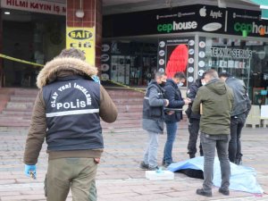 Stajyer Avukatın İş Merkezinden Düşme Anı Kamerada
