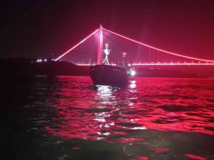 İ̇stanbul Boğazı’nda Gemi Trafiği Çift Yönlü Askıya Alındı