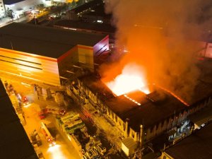 Bursa’daki Kimyasal Madde Fabrikasındaki Yangın Havadan Görüntülendi