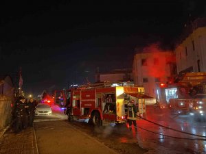 Bursa’da Korkutan Yangın 5 Saat Sonra Kontrol Altına Alındı