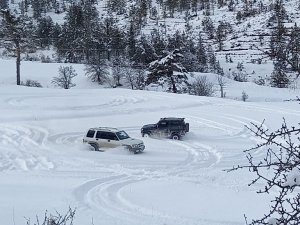 Artvin’de Off-road Tutkunları Karı Eğlenceye Dönüştürdü